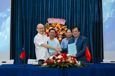 img phuoc dong va jia hsin ky ket hop tac  ?? day manh phat trien cong nghiep tai tay ninh