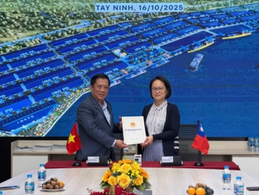 le ban giao giay chung nhan dang ky dau tu   giay chung nhan dang ky hoat dong chi nhanh